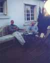 Mein Vater und Micha auf der Terrasse in Loctudy